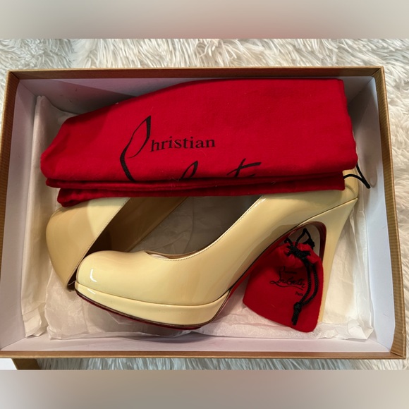 🎉HP🎉 Christian Louboutin New Simple Patent Leather Pumps - Picture 10 of 11